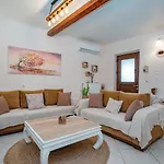 Natasa's Cozy House Apartment Doukades
